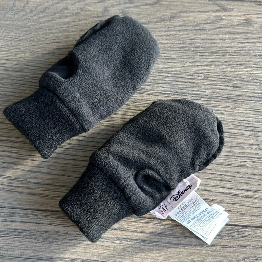 NWOT ❗️🖤❗️ Disney x GAP Mittens